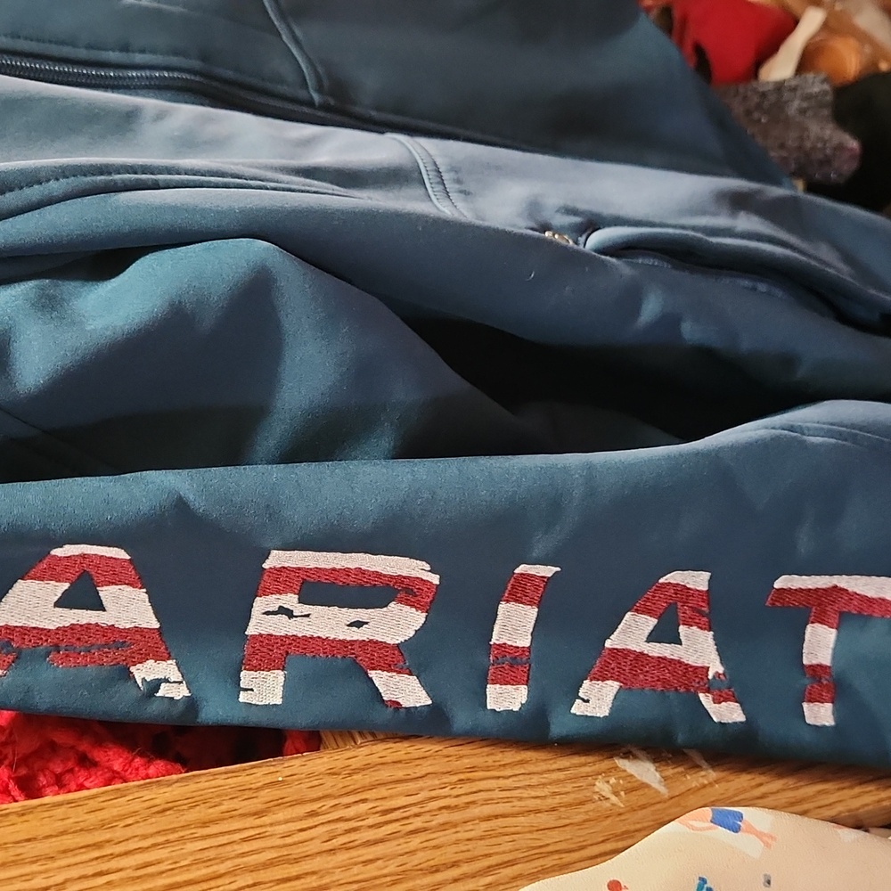 Ariat Softshell Jacket - image 6